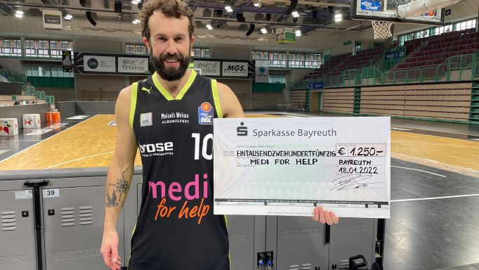 Bayreuther Basketballer unterstützen medi for help